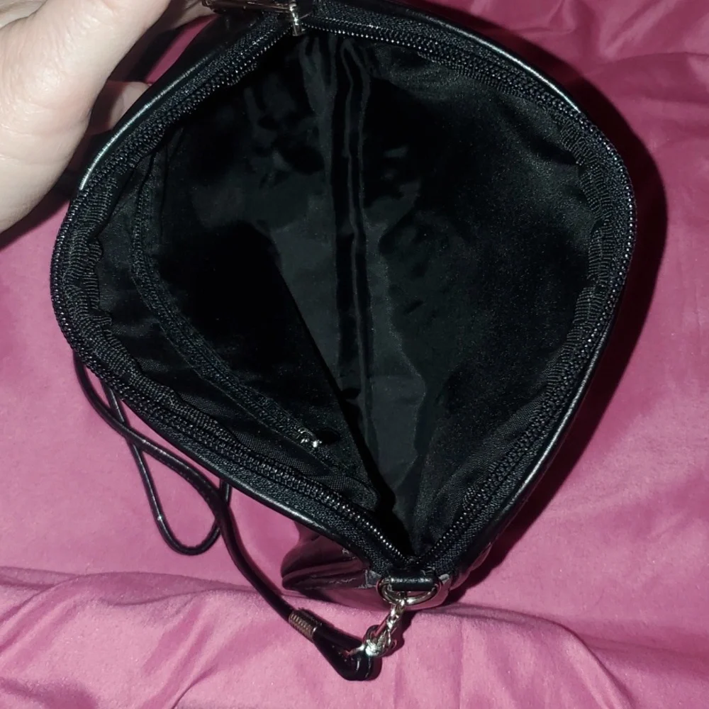 Crossbody Designed Bag - Picture 7 of 16